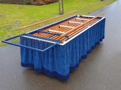 Bloemenrek Blauw Baarwagen Begraafplaats