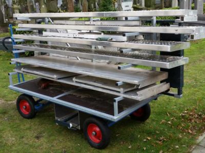 Materiaalwagen Beladen Grafbekisting Transport Begraafplaats